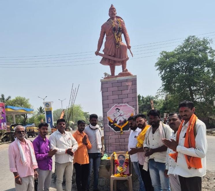 अ भा छावा संघटनेच्या वतीने देऊळगावराजा येथे क्रांतीसुर्य अण्णासाहेब जावळे पाटील यांची जयंती साजरी.