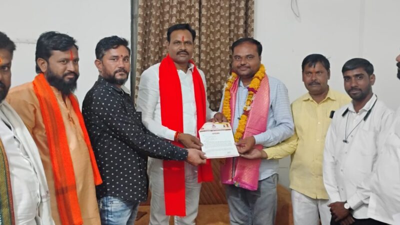 महाराष्ट्र नवनिर्माण सेनेला खिंडार ; युवा नेते निलेश देवरे यांचा अखिल भारतीय छावा संघटनेत प्रवेश.