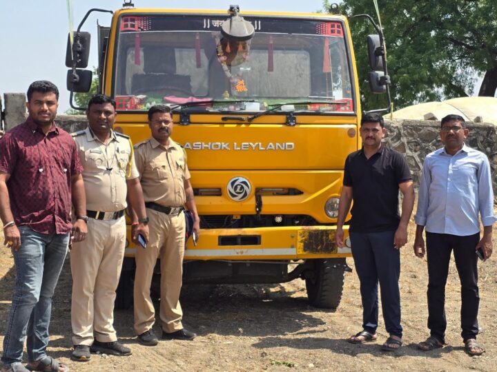 मौजपुरी पोलीस स्टेशनची अवैध गौण खनिज वाहतूक करणाऱ्या टिप्परवर धडक कारवाई.